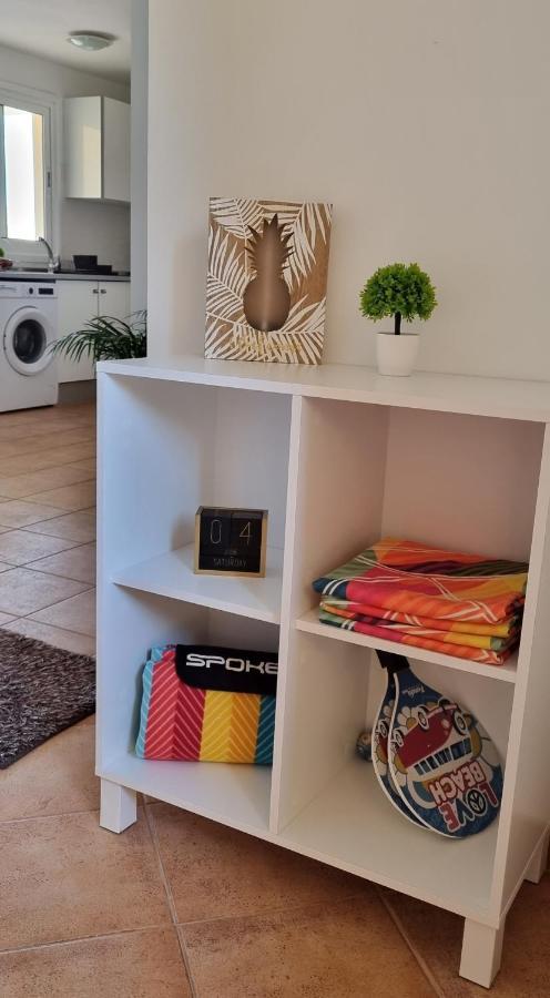 Tres Islas Apartment, *